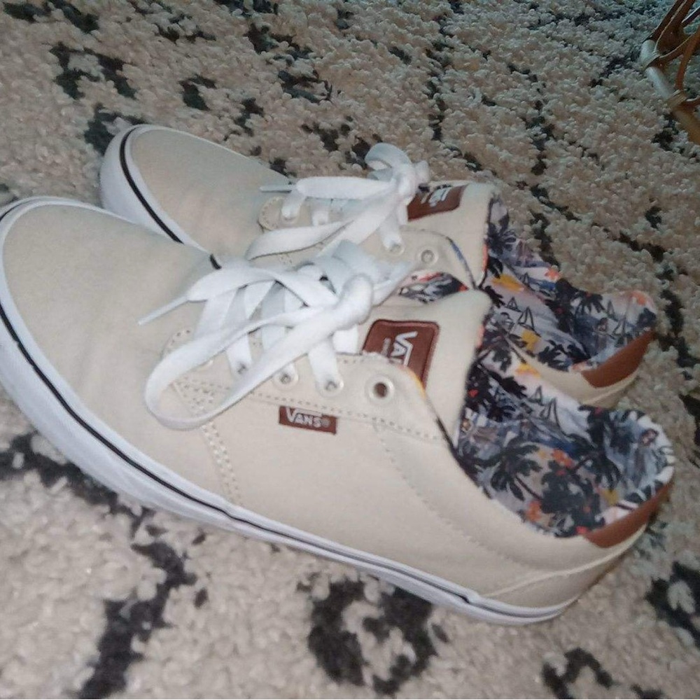 Vans - Picture 2 of 3